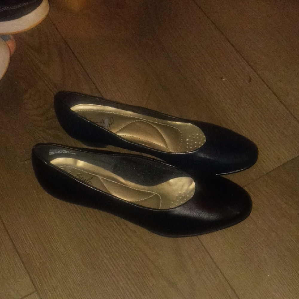 Soft Style Black Women's Flats